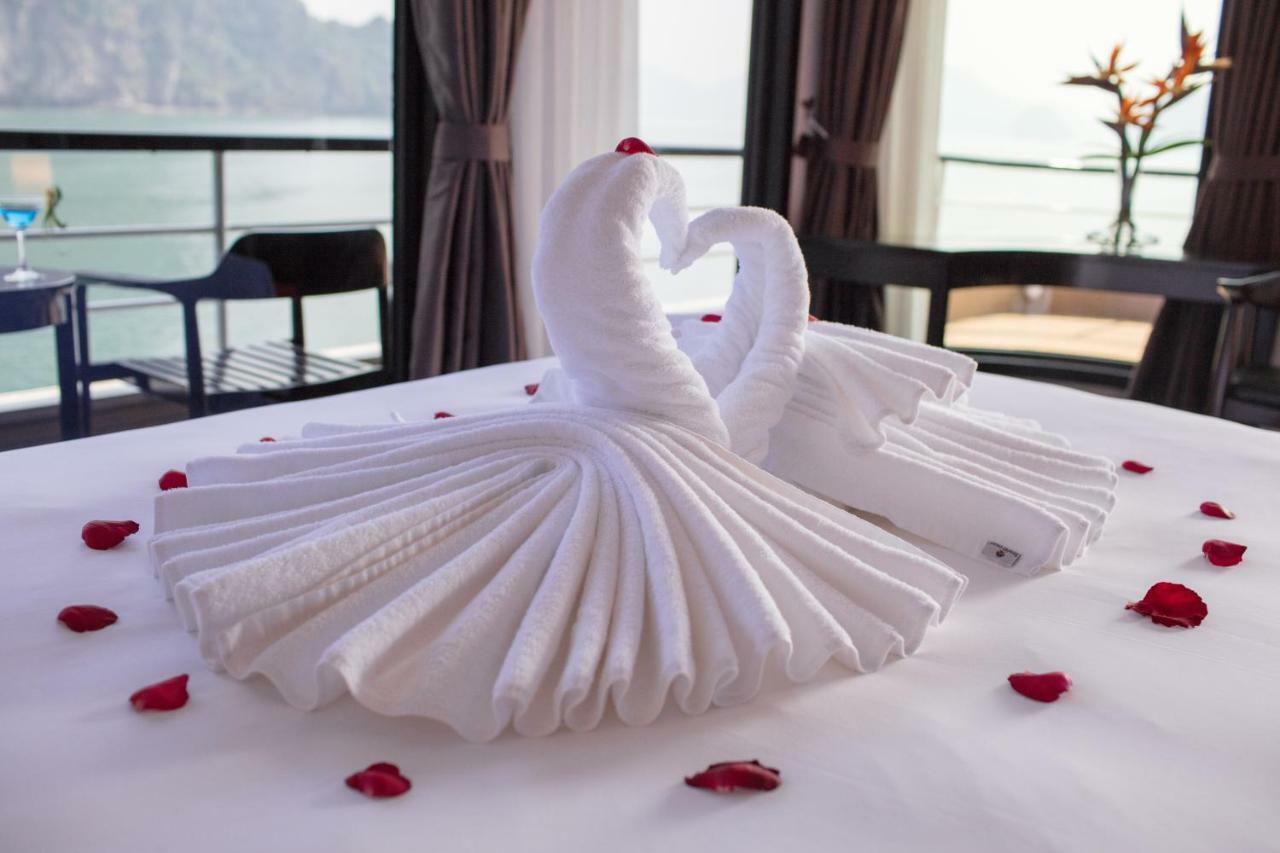 สการ์เล็ต เพิร์ล ครูซ Hotel ฮาลอง ภายนอก รูปภาพ