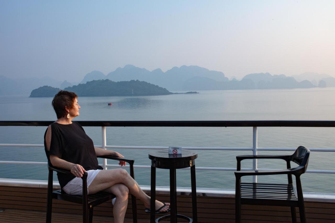 สการ์เล็ต เพิร์ล ครูซ Hotel ฮาลอง ภายนอก รูปภาพ